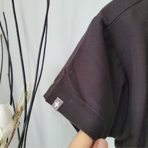 LIMITED EDITION Figs XS Montex Scrub Top - Picture 5 of 7